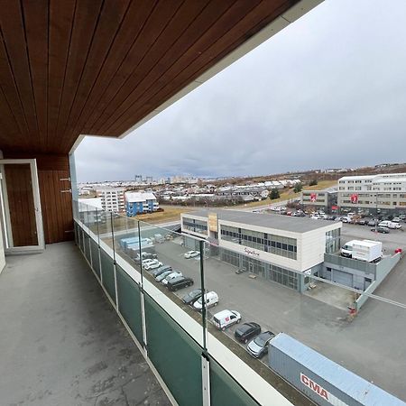 Modern And Spacious 3 Bedroom Apartment In Kopavogur ريكيافيك المظهر الخارجي الصورة