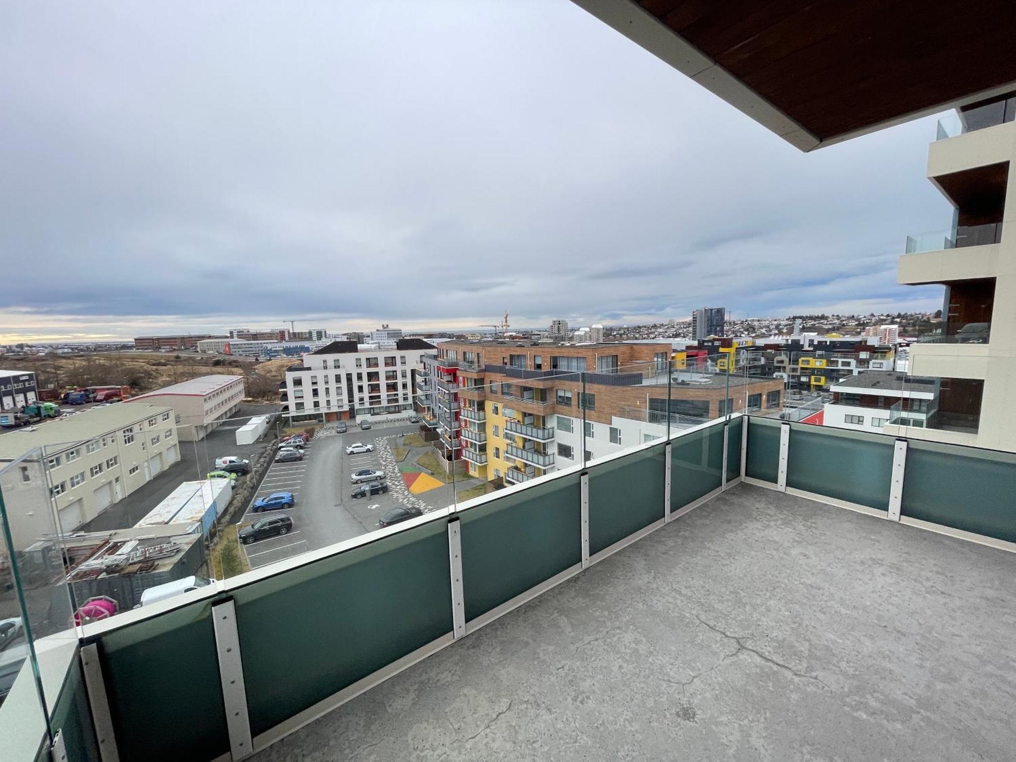 Modern And Spacious 3 Bedroom Apartment In Kopavogur ريكيافيك المظهر الخارجي الصورة